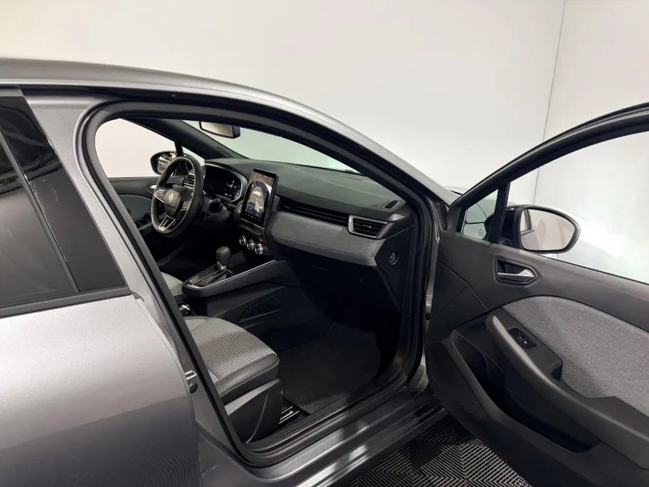 Renault Clio 145PK E-Tech Full Hybrid Techno Automaat | 9,3' Navi | Apple CarPlay/Android Auto | Climate Control | Cruise Control | Full LED | Camera | Parkeersensoren | Digital Cockpit | Licht & Regen Sensor |
