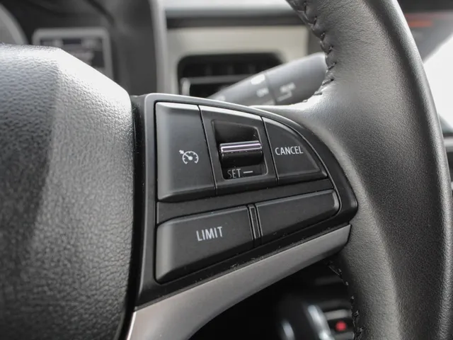 Suzuki Ignis 1.2 Smart Hybrid Style | Clima | Cruise | Navi | Camera | All Season