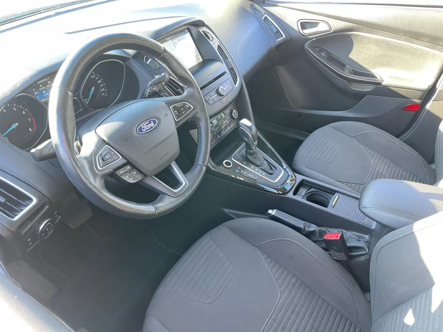 Ford Focus 1.5 Titanium *Automaat*Navi+Camera*Climate Control*Winter Pack*LM.Velgen*Zeer nette auto!