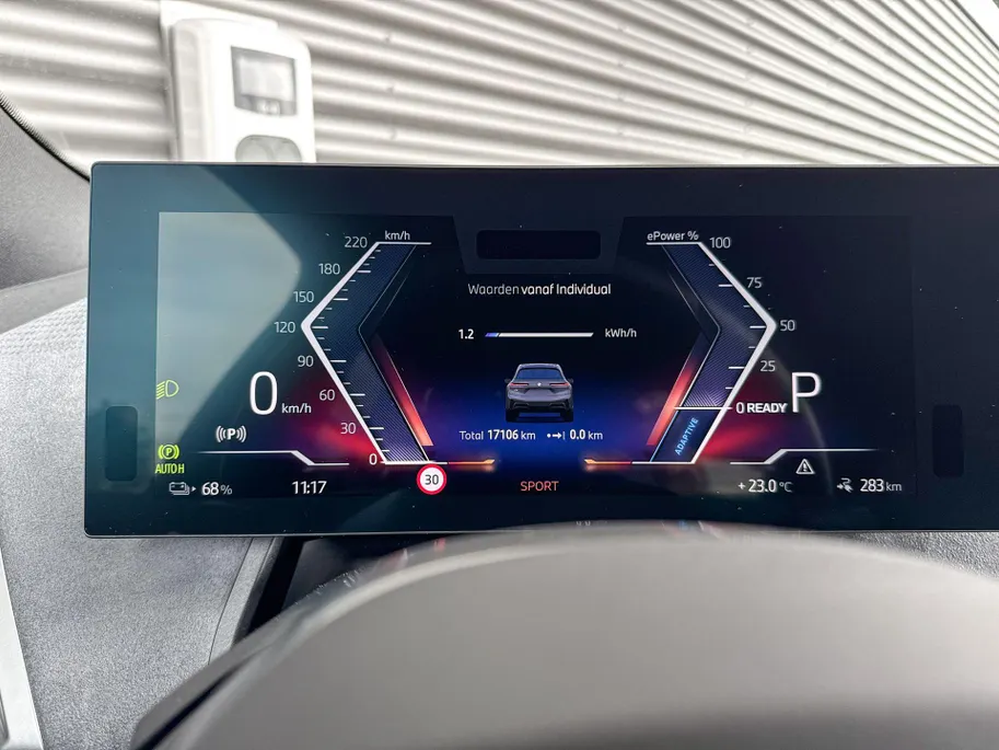 BMW iX xDrive45 101 kWh