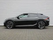 Kia EV6 Light Edition 63 kWh | Stuur-/stoelverwarming | Camera | 19' LM | LED | Cruise adapt. | Clima | Draadloze telefoonlader | 17% bijtelling |