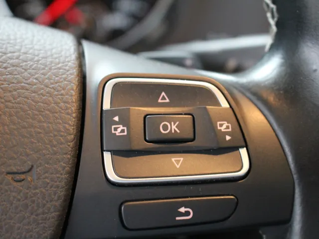 Volkswagen Golf Cabriolet 1.4 TSI Automaat Navigatie | PDC | 17' Velgen | Cruise Control | Stoelverwarming