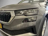 Škoda Karoq 1.5 TSI ACT 150pk DSG Business Edition · Camera · Inklap. Trekhaak · Keyless · Stuur- & Stoelverwarming · Apple/Android Car Play · ACC · Garantie t/m 02-07-2028 of 100.000km