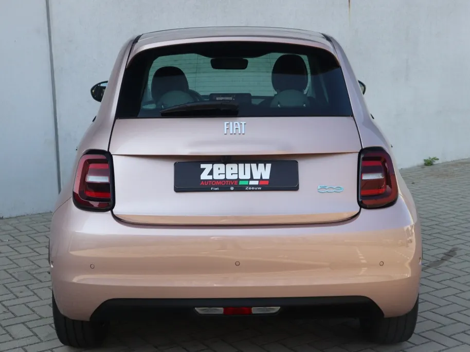 Fiat 500e La Prima 42 kWh | Pano | JBL | Camera | Winter | 17'