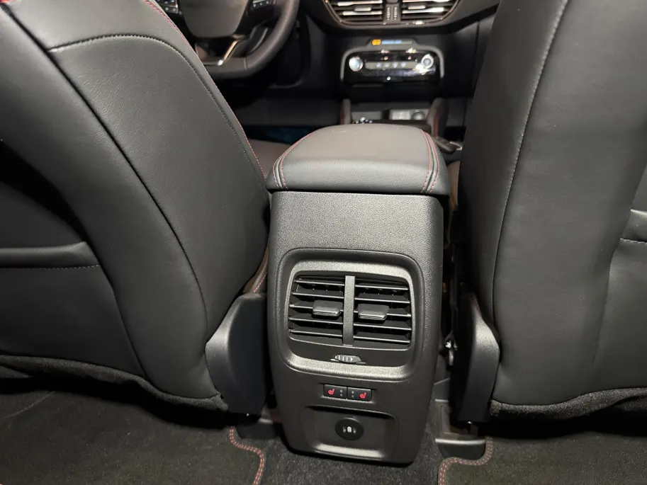 Ford Kuga 2.5 PHEV ST-Line X 243pk | Winterpack | AGR Stoelen | B&O | Pano |