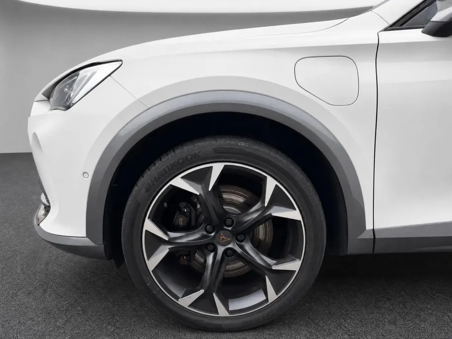 CUPRA Formentor 1.4 245pk DSG e-Hybrid VZ Performance · Panoramadak · Camera · Trekhaak · Apple/Android Car Play · Navigatie · Stoelverwarming · 19'' Inch ·