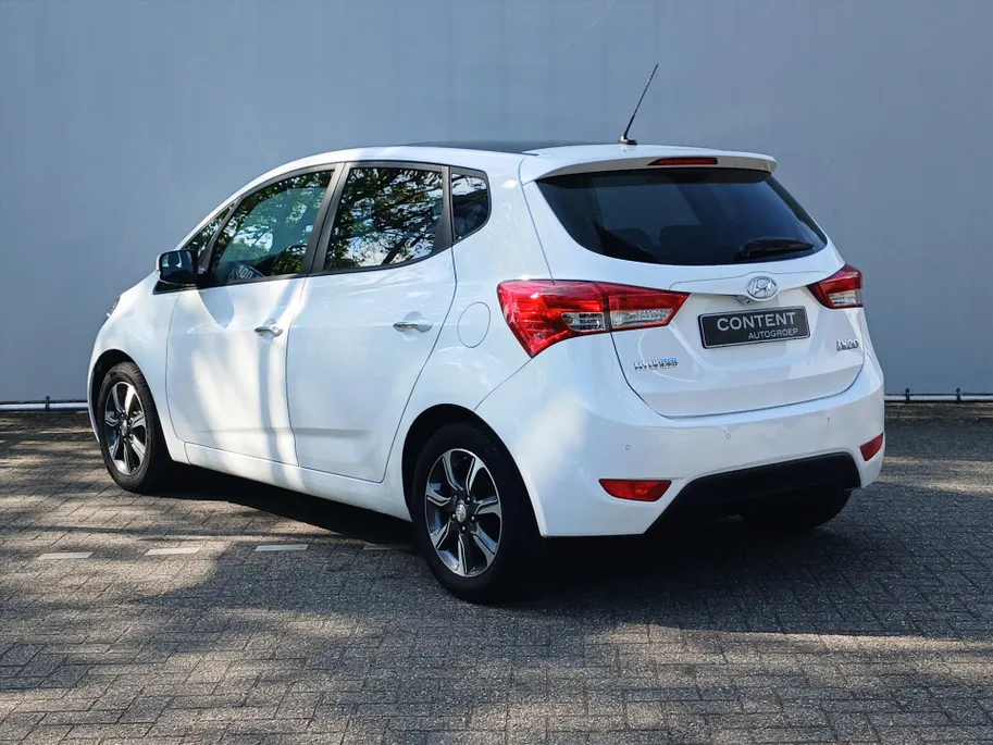 Hyundai ix20 1.6 Go Plus Automaat / Navigatie / Climate en Cruisecontrol / Schuif-kanteldak /