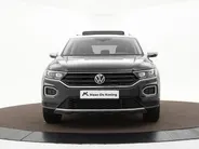Volkswagen T-Roc 1.5 TSI 150pk DSG Style · Panoramadak · Camera · Elek. Achterklep · Dodehoeksensor · Stoelverwarming · Apple/Android Car Play ·
