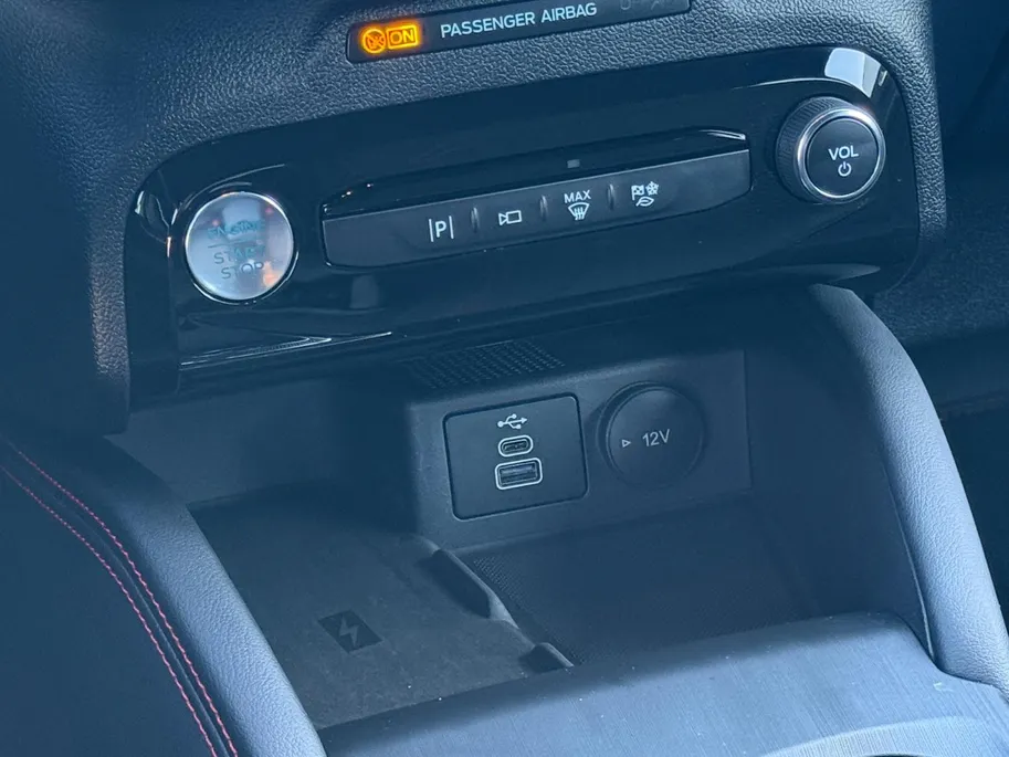 Ford Kuga 2.5 PHEV ST-Line | 1e Eigenaar | Achteruitrijcamera | Dodehoek Detectie | Privacy glass | Stoel/Stuur en voorruitverwarming | Fabrieksgarantie! |