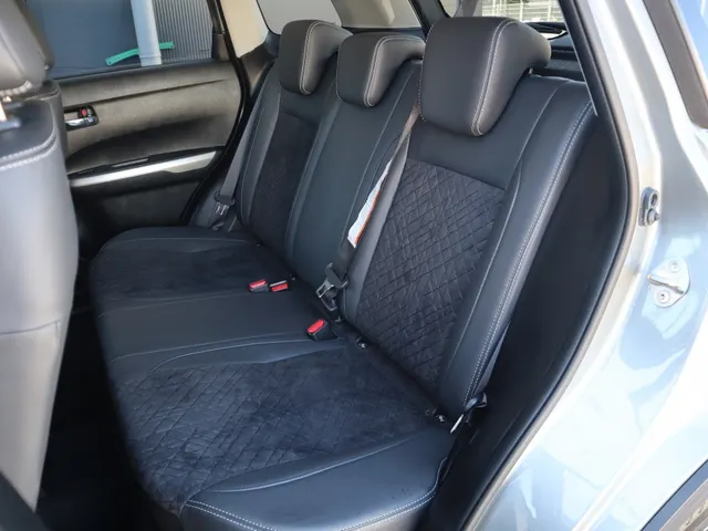 Suzuki Vitara 1.5 Hybrid Style | Carplay | All Seasons | Leder