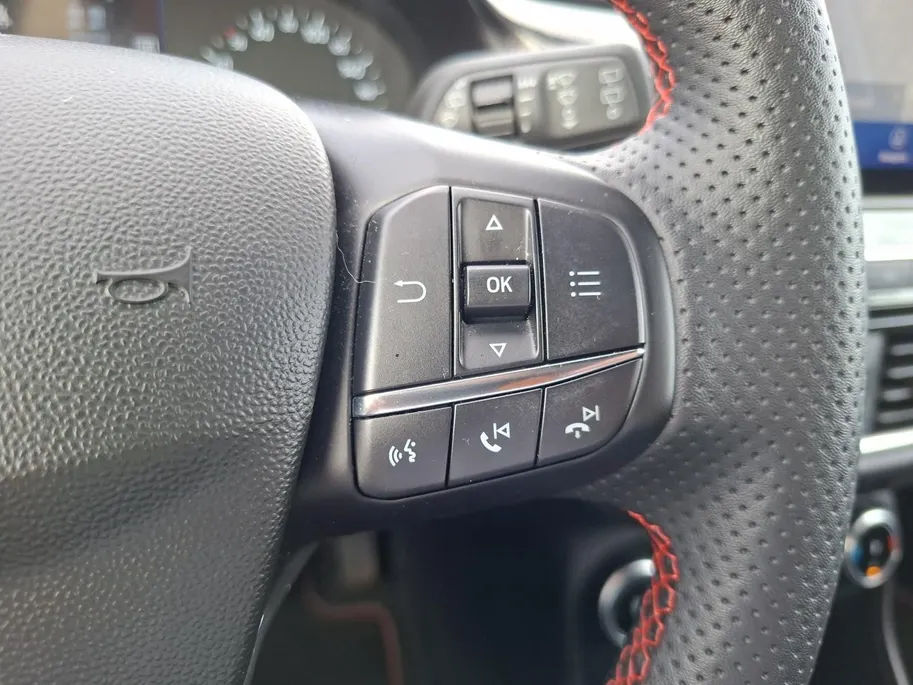 Ford Fiesta 1.0 EcoBoost Hybrid ST-Line X | NL-Auto | 1e Eigenaar | Dealeronderhouden | Winterpack | Camera | B&O Audio | Parkeersensoren | Cruisecontrol | 17' Lichtmetaal | Apple Carplay&Android Auto | Keyless Entry | Draadloos telefoonoplader | Parkeer assistent | 