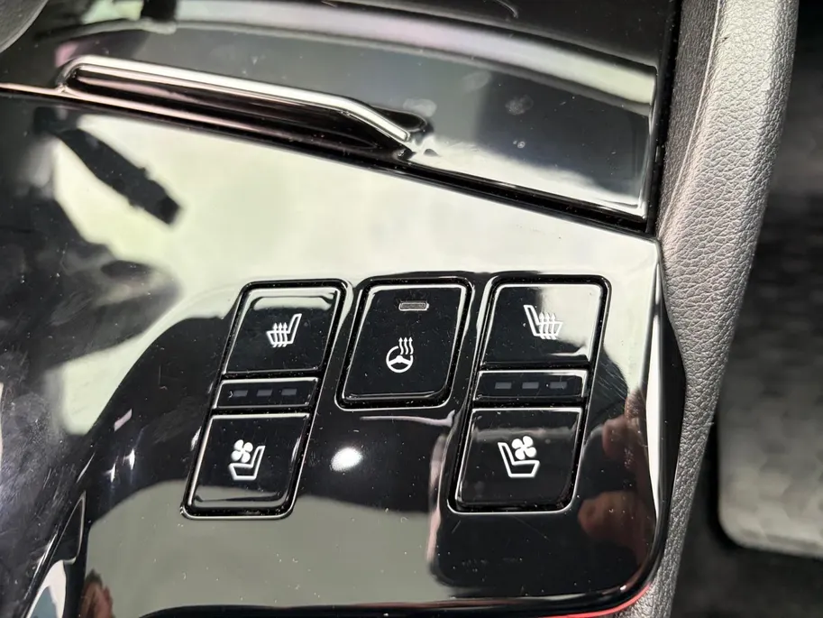 Kia Sportage 1.6 T-GDi Plug-in Hybrid AWD GT-PlusLine | EXCLUSIEVE UITVOERING | APPLE CARPLAY / ANDROID AUTO | PANO | ADAPT. CRUISE | STUUR/STOEL VERWARMING / VERKOELING | NAVI | 360° GRADEN | MEMORY SEATS | KAMELEON TINT |