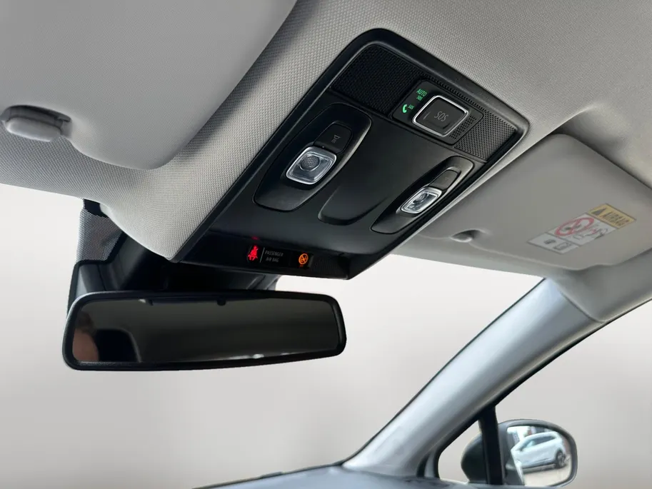 Renault Captur 1.6 E-Tech Hybrid 145 Intens | Automaat | Apple Carplay & Android Auto | Camera | Parkeersensoren | LMV | Cruise & Climate Control | 12 Maanden BOVAG Garantie