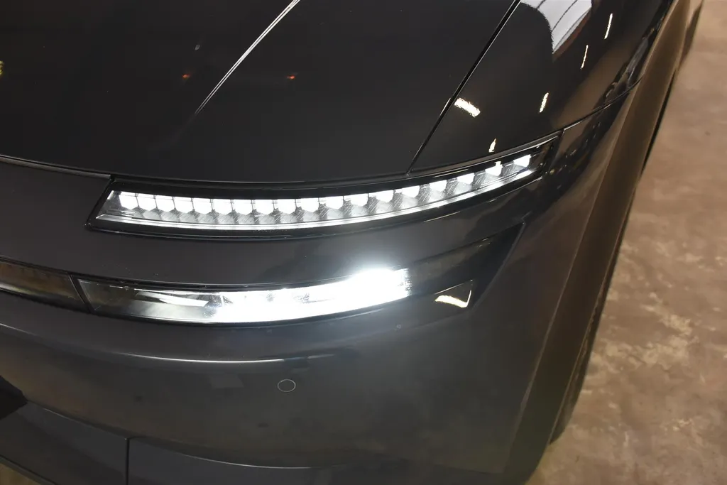 Hyundai IONIQ 3 42 kWh 147pk Vision I 750,= introductie voordeel