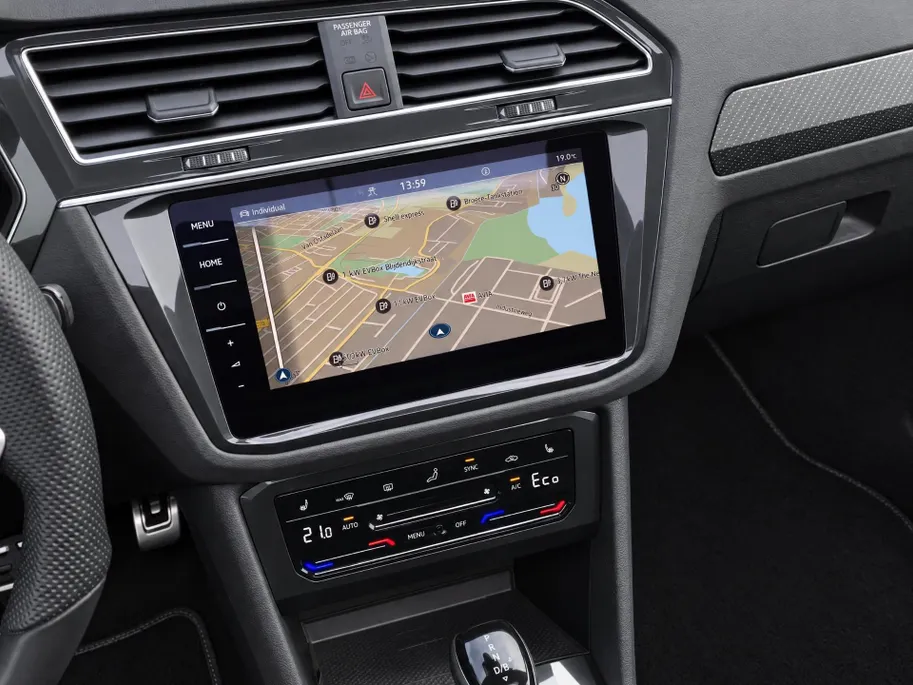 Volkswagen Tiguan 1.4TSIeHybrid 180kW/245PK R-Line Black Style · Panoramadak · Leder · 360°Camera + Parkeersensoren · Stoelverwarming · Elektr. stoelverstelling ·