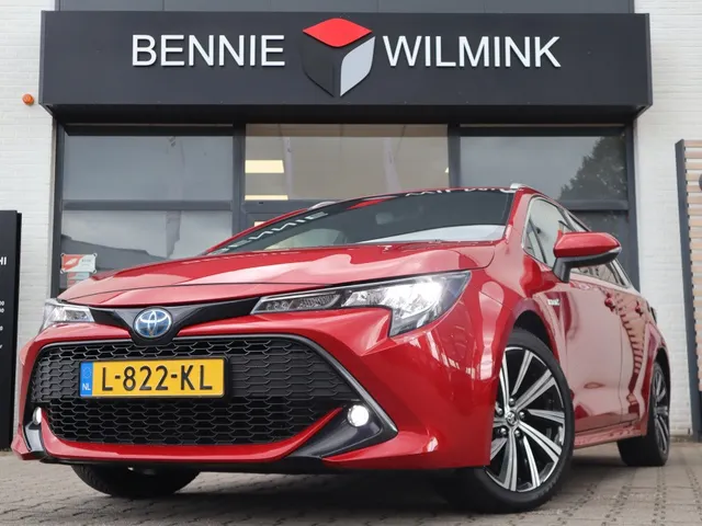 Toyota Corolla Touring Sports 1.8 Hybrid Dynamic Trekhaak | All Seasons | Carplay | Stoelverwarming