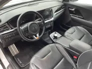 Kia e-Niro ExecutiveLine 64 kWh | SOH 100% | Warmtepomp | Navigatie | Adaptive cruise control | Climate control | Apple Carplay & Android Auto | Achteruitrijcamera | Stoel- stuurverwarming |
