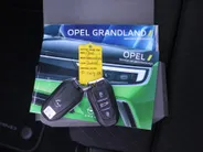 Opel Grandland 1.2 Turbo GS Line | Stuur-/ stoel-/ voorruitverwarming | Matrix LED | Elek. achterklep | 18' LM | Dodehoek detectie | Clima | Navi | Camera voor + achter |