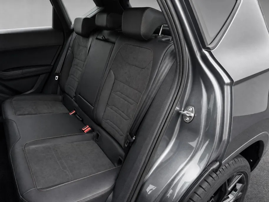 SEAT Ateca FR Business Intense 1.5 TSI 110 kW / 150 PK SUV 7 versn. DSG |  Safe and driving package XL | 5000,- Euro herwaardering!!