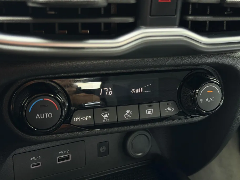 Nissan Juke 1.6 Hybrid N-Connecta | Achteruitijcamera | Parkeersensoren voor- en achter | Climate control | Navi | Apple/Android Carplay | Keyless entry/start | Digital dashboard | LMV