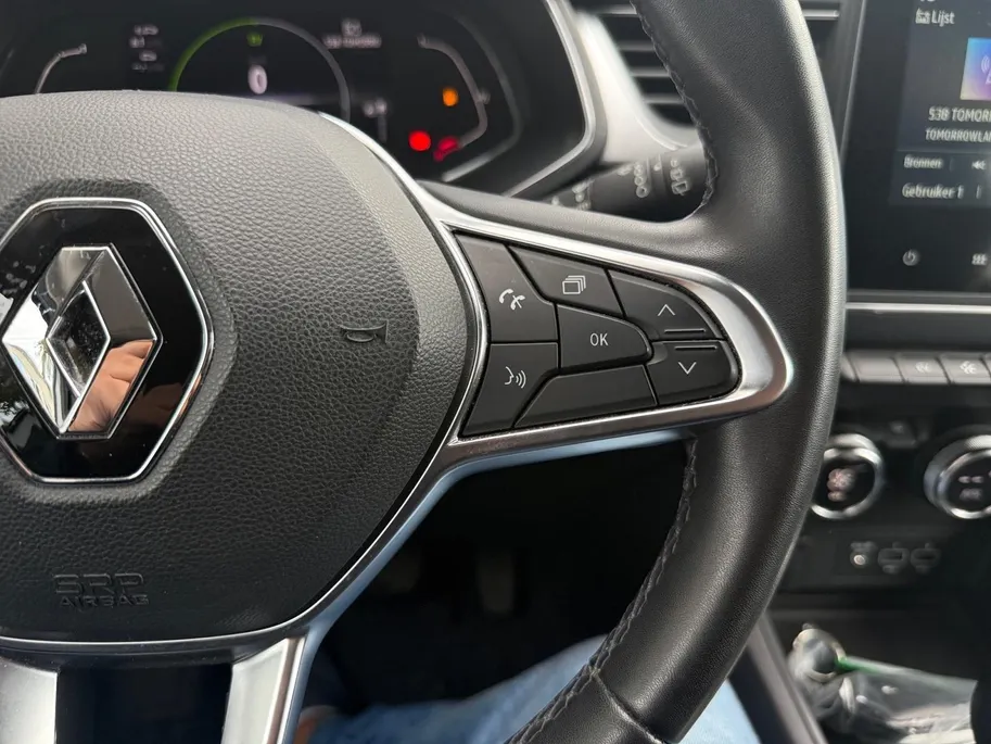 Renault Captur 1.6 E-Tech Hybrid 145 Intens AIRCO APPLE CARPLAY/ANDROID AUTO CRUISE CONTROL ACHTERUIT RIJ CAMERA PARKEERSENSOREN VOOR/ACHTER LM VELGEN ZEER MOOIE AUTO