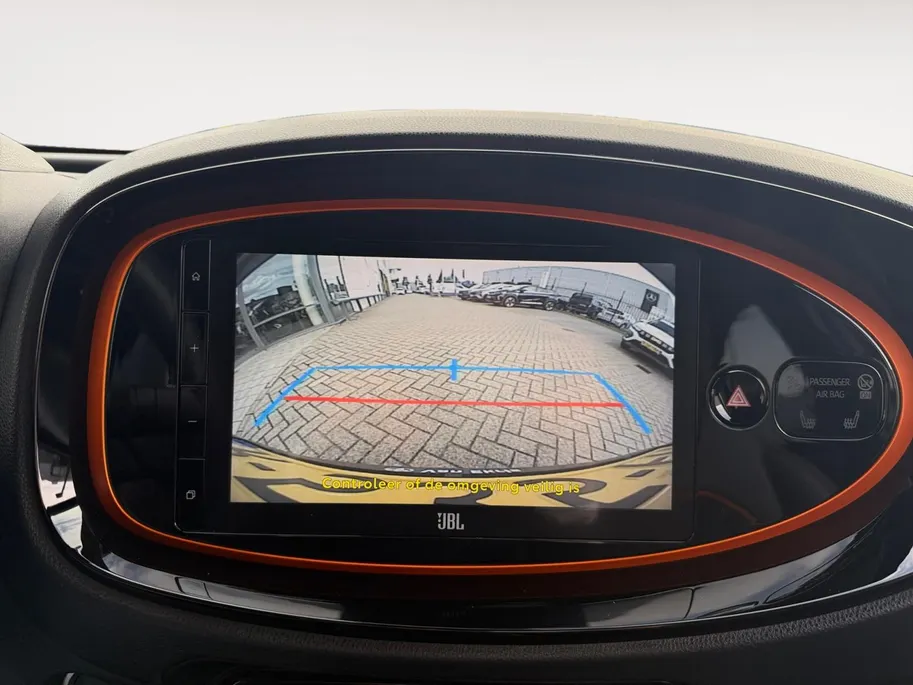 Toyota Aygo X 1.0 VVT-i MT Limited | Apple Carplay & Android Auto | Stoelverwarming | JBL Audio | Camera | Parkeersensoren | LMV | Cruise & Climate Control | Dealer Onderhouden | 12 Maanden BOVAG Garantie