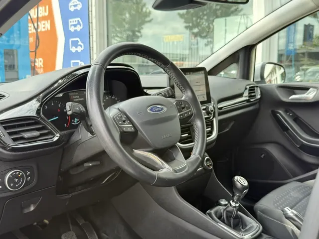 Ford Fiesta 1.0 EcoBoost 100pk 5dr Titanium | Camera | Navi | B&O | Verwarmbare voorruit | Apple Carplay & Android Auto | Cruise Control