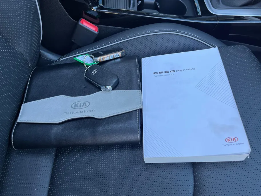 Kia Ceed Sportswagon 1.6 GDI PHEV ExecutiveLine Stoelverwarming | Stoelverkoeling | Panoramadak | Carplay | Adaptieve Cruise Control | Leder