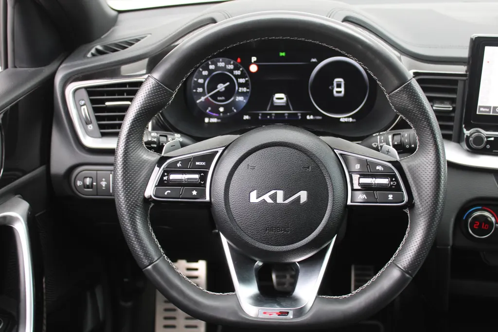 Kia ProCeed 1.5 T-GDi DCT7 GT-Line | BTW Auto | Automaat | Trekhaak | Verwarmde sportstoelen | Camera | Dodehoek detectie | Telefoonlader | LED |