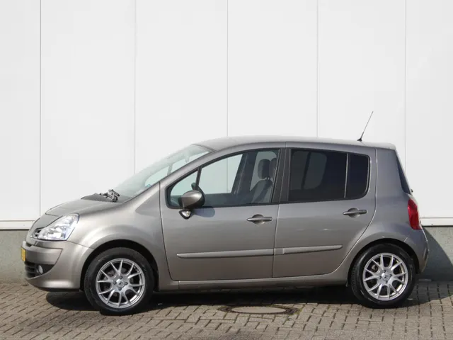 Renault Grand Modus 1.6-16V Dynamique Automaat | Clima | Trekhaak | All Season