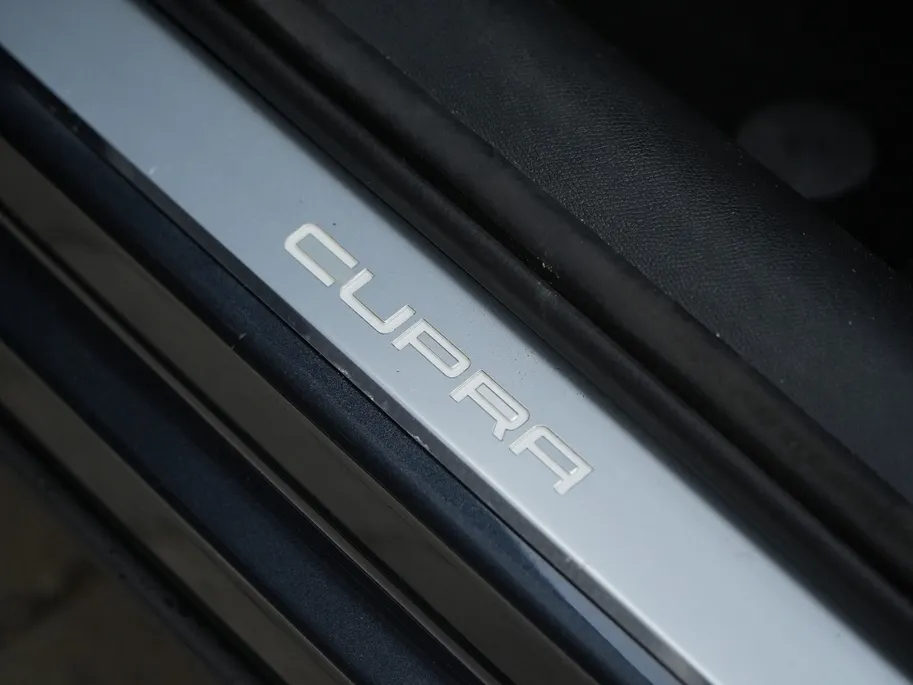 CUPRA Formentor VZ 1.4 e-HYBRID 205 PK | Navi | Carplay | LED | Camera | 19'