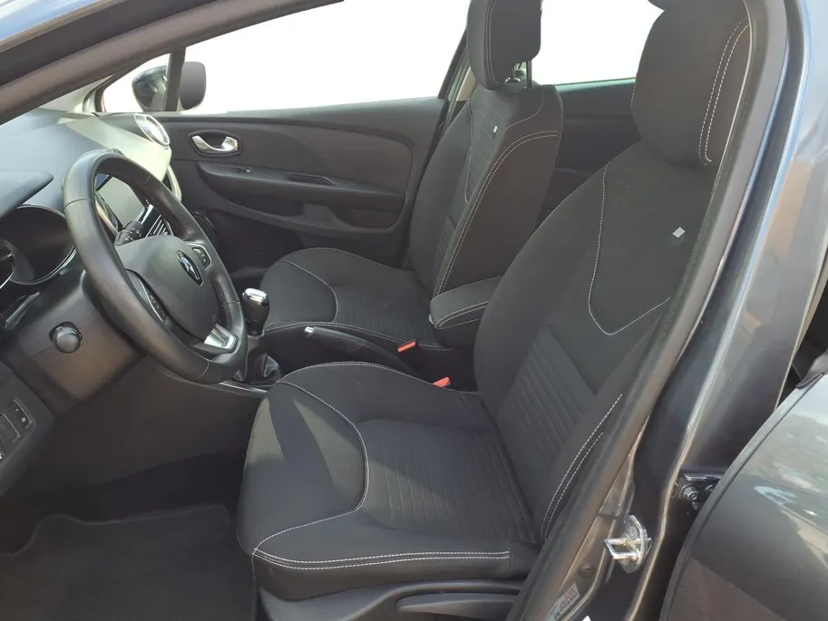 Renault Clio 0.9 TCe Limited navi , airco , trekhaak , lm velgen , parkeersensor , tel , usb .