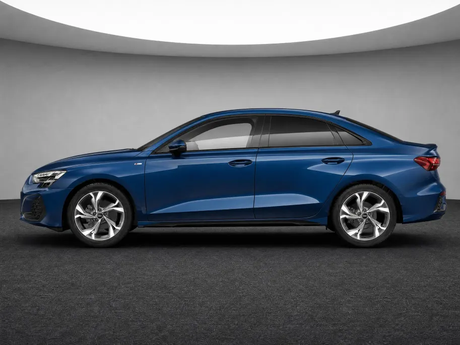 Audi A3 Limousine 30 TFSI S edition 116 PK · Tech plus · Optiekpakket zwart plus · SONOS premium 3D