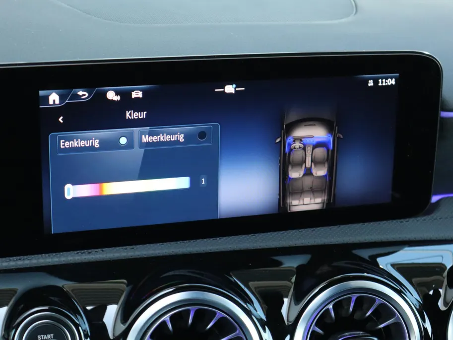 Mercedes-Benz A-Klasse 180 Business Solution AMG l Panorama dak l Keyless l AMG Line l