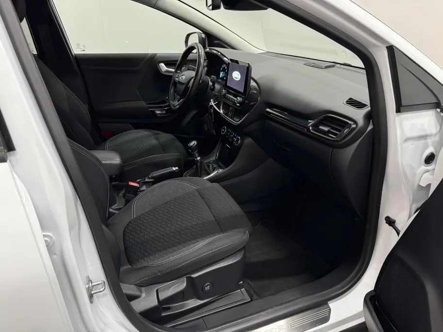 Ford Puma 1.0 EcoBoost 125PK Hybrid Titanium | Voorstoel massage | Trekhaak | Winterpack | Grootlicht assistent |