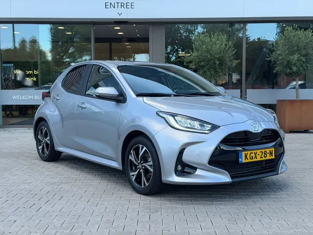 Toyota Yaris 1.5 Hybrid 115 Dynamic Limited | Stuur en Stoelverwarming