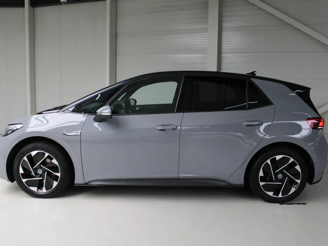 Volkswagen ID.3 Pro Edition 58 kWh Navigatie | Warmtepomp | 18' 'East Derry' | Keyless | 92 % SoH