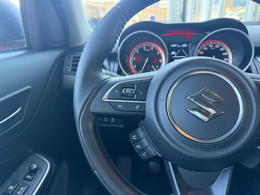 Suzuki Swift 1.2 Style Smart Hybrid | Climate Control | Camera | Navigatie | Stoelverwarming |