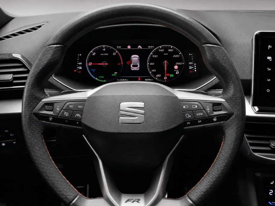 SEAT Tarraco 1.4TSIe-Hybrid 180kW/245PK PHEV FR · Panoramdak · Trekhaak · 360°Camera + Parkeersensoren · Stoelverwarming · Apple/Android Car Play ·