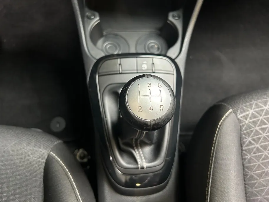 Kia Picanto 1.0 MPi DynamicLine | Apple Carplay / Android Auto | Navigatiesysteem | Cruise Control | Airco | Lichtsensor | 14' Lichtmetalen velgen | Camera Achter