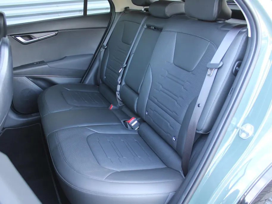 Kia Niro EV Air 64.8 kWh | Stuur-/stoelverwarming | Camera | Cruise adapt. | 17' LM | Elekt. stoelverstelling | Dodehoek detectie | LED | Clima |