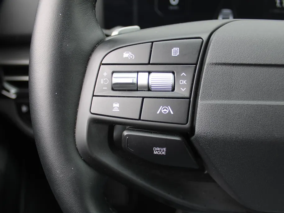 Kia Sportage 1.6 T-GDi Hybrid DynamicLine | Stuur-/stoelverwarming | Camera | Elek. stoelverstelling | Cruise adapt. | LED |  Telefoonlader | 18' LM | Clima |