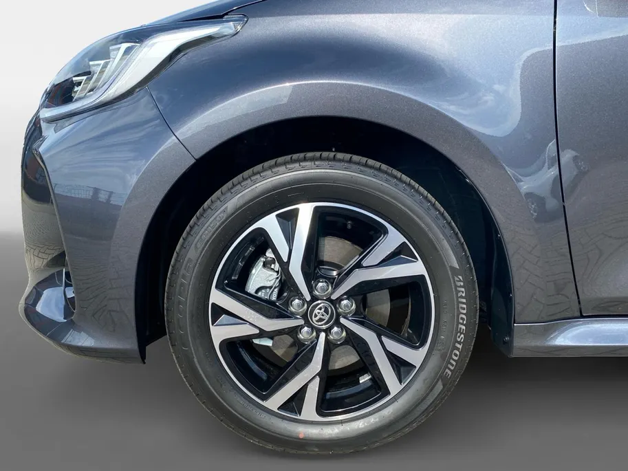 Toyota Yaris 1.5 Hybrid 115 automaat Comfort NIEUW | Digitaal cockpit | Full LED koplampen | 16' lm velgen | cruise control | etc.