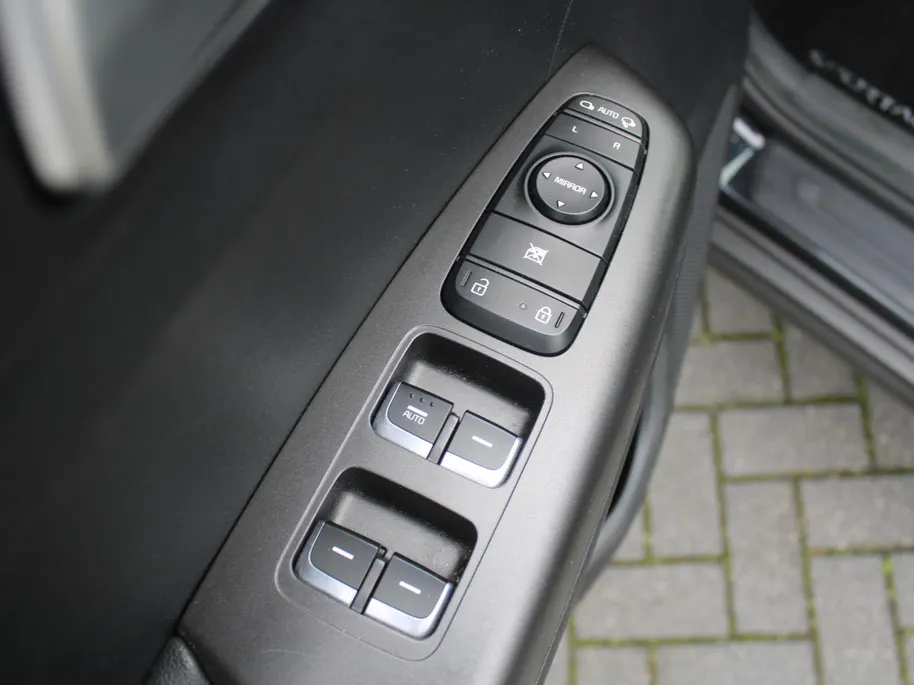 Kia Sportage 1.6 GDI First Edition | Trekhaak | 17' LM | Clima | Cruise | Navi | Camera | Parkeersensor achter |