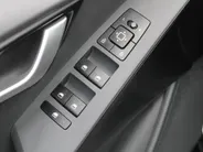 Kia Niro EV Light Edition 64.8 kWh | Camera | Cruise adapt. | Clima | 17' LM | Navi | Keyless | All season banden | 17% bijtelling |