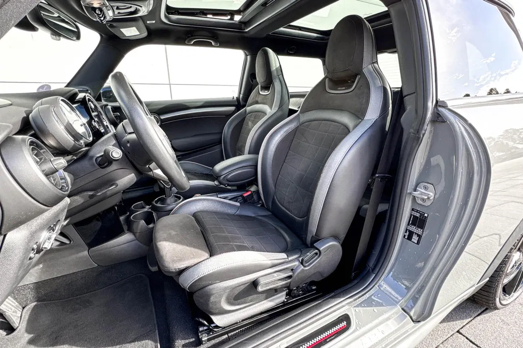 MINI Cooper 3-deurs Cooper 60 Years Edition
