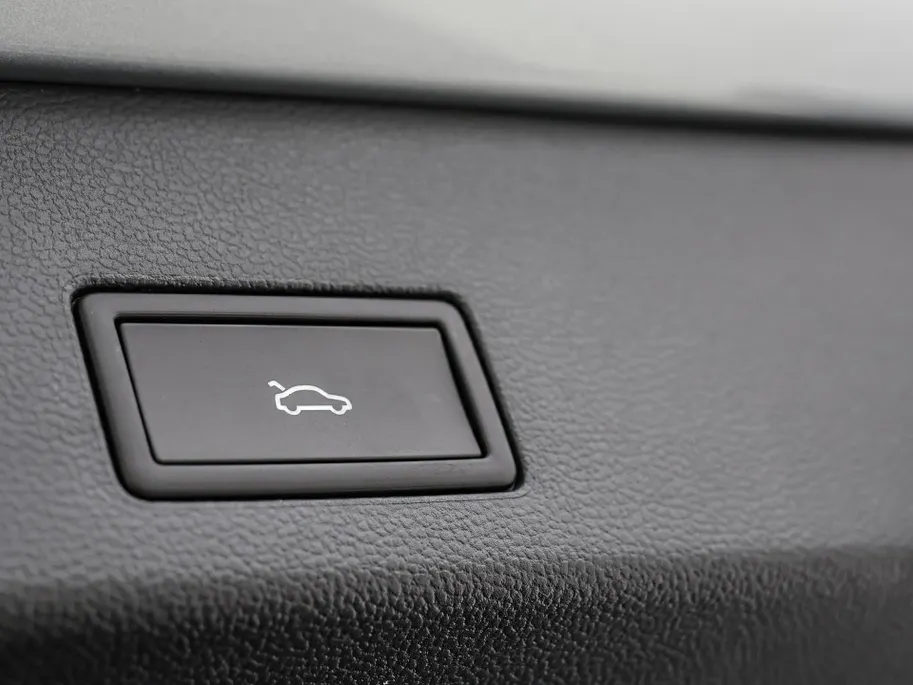 Volkswagen Golf variant Life Edition 1.5 eTSI 116 pk 7 versn. DSG · Achteruitrijcamera · draadloze telefoonlader · Prijs is inclusief inruilpremie · MEGA SALE