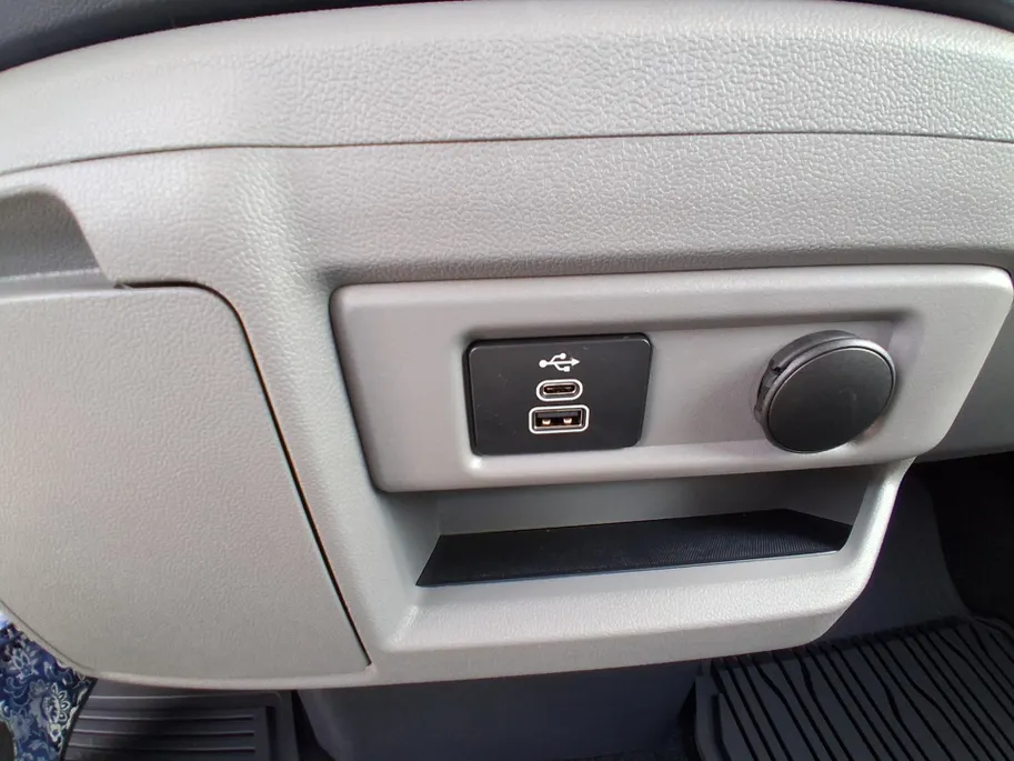 Ford Transit Custom 2.5 PHEV 233 pk L2H1 320 Limited Dubbele cabine
