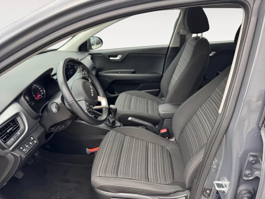 Kia Stonic 1.0T MHEV DynamicLine | Airco | Camera | Cruise Control | LM Velgen | Apple Carplay & Android Auto |