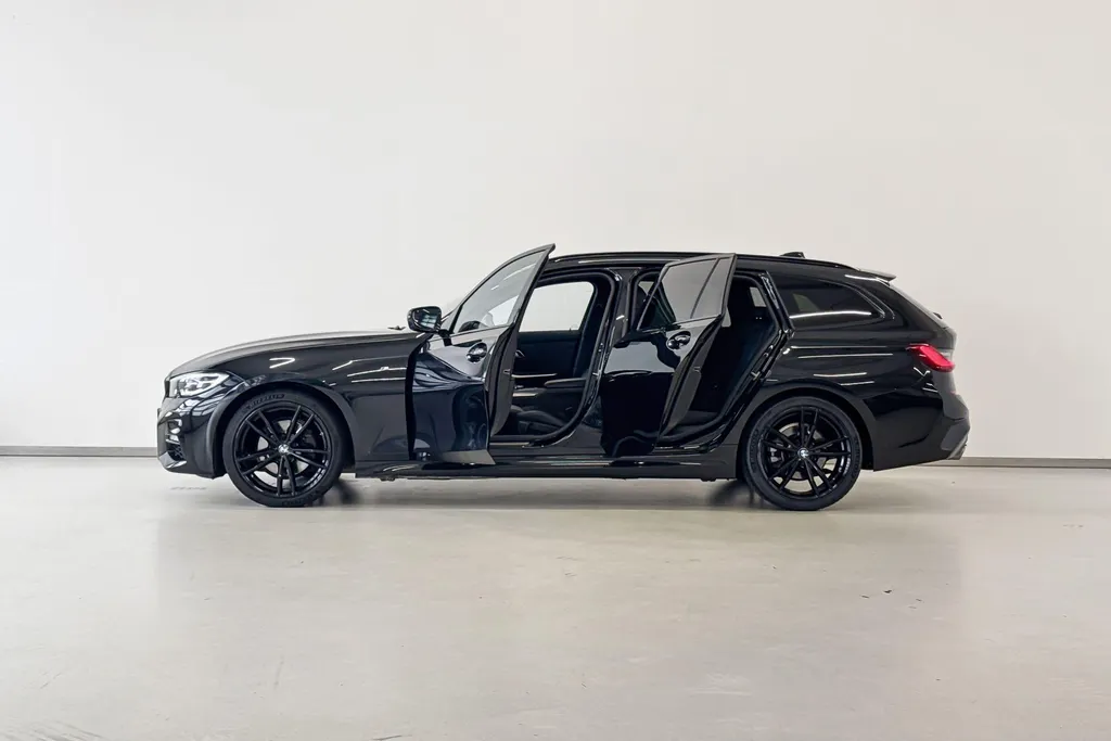 BMW 3 Serie Touring 320i High Executive Edition Model M Sport